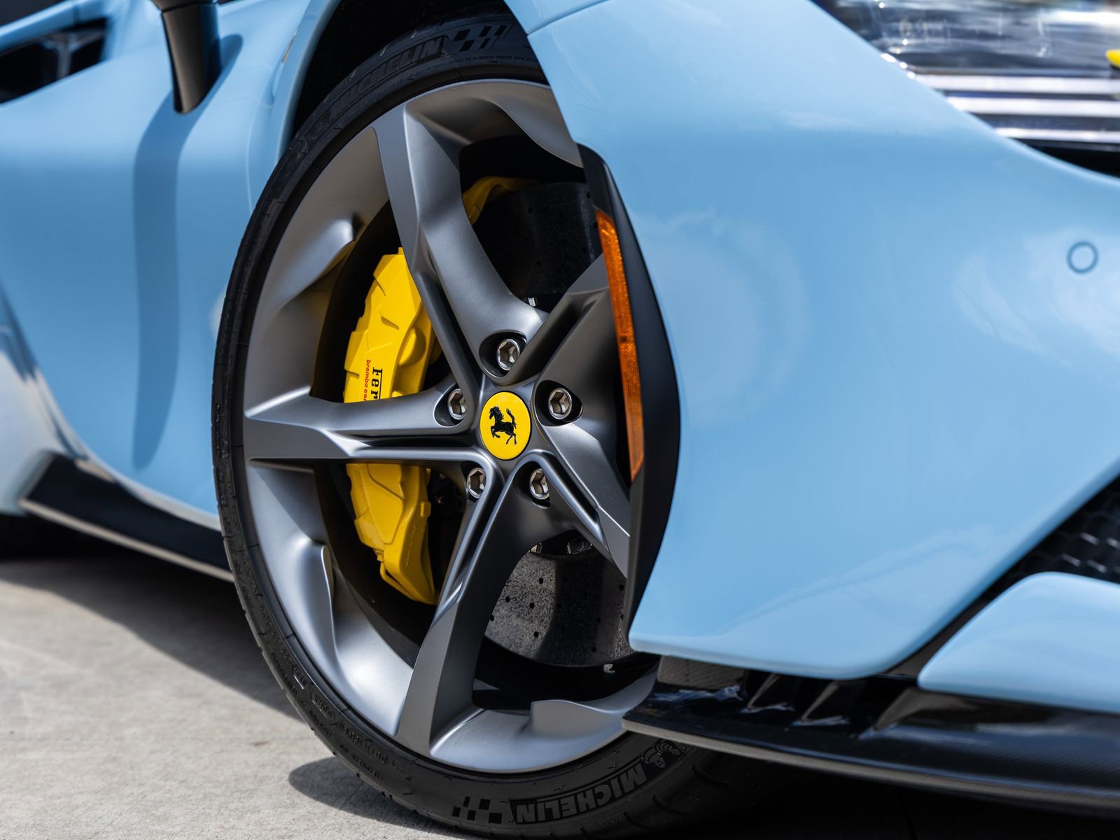 Used 2024 Ferrari SF90 Spider image 24