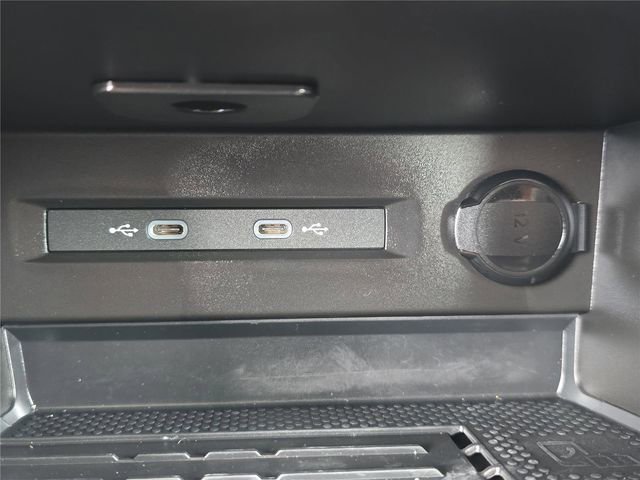 Used 2025 Volkswagen Taos SE image 20