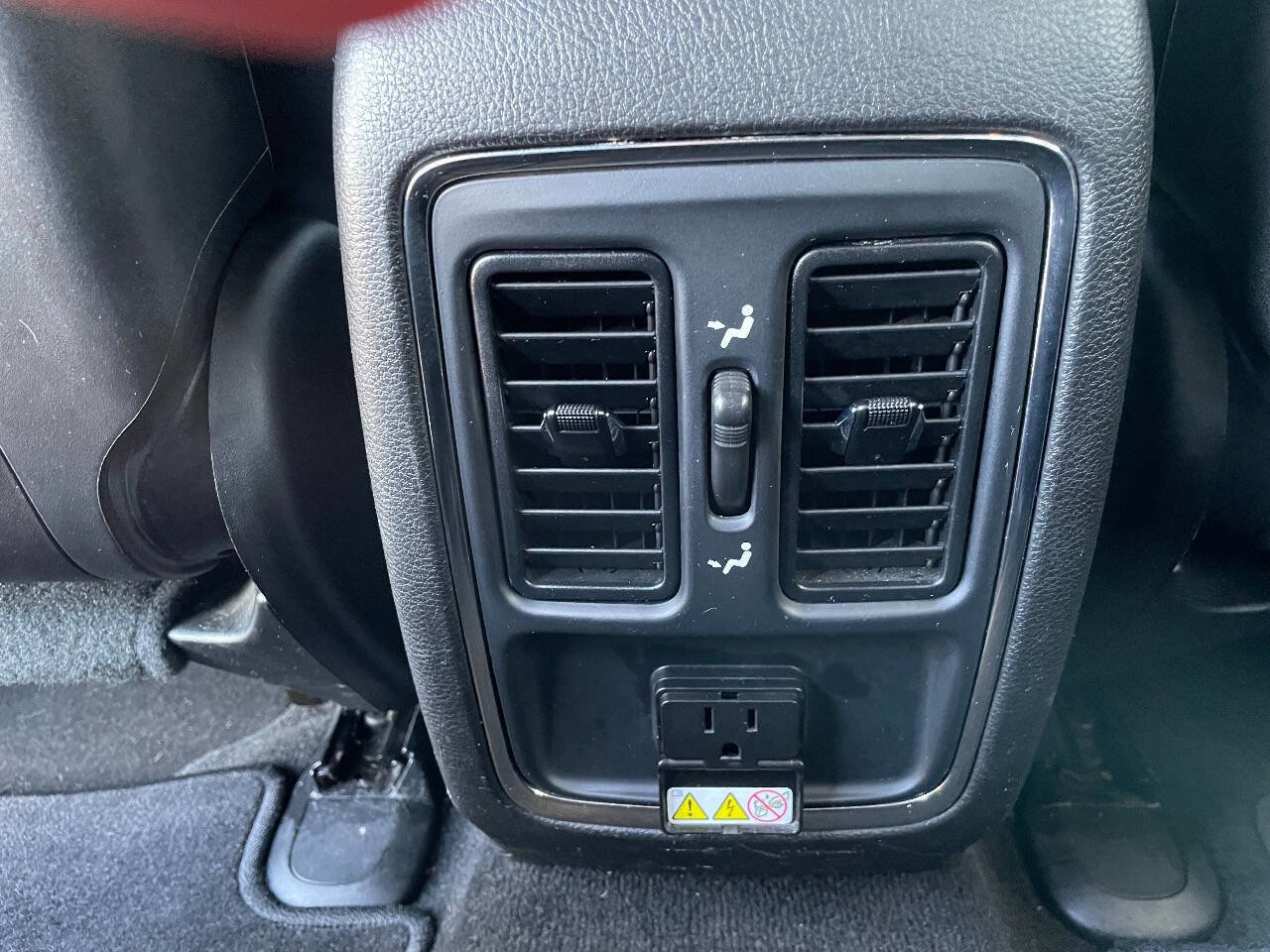 Used 2013 Jeep Grand Cherokee Laredo image 25