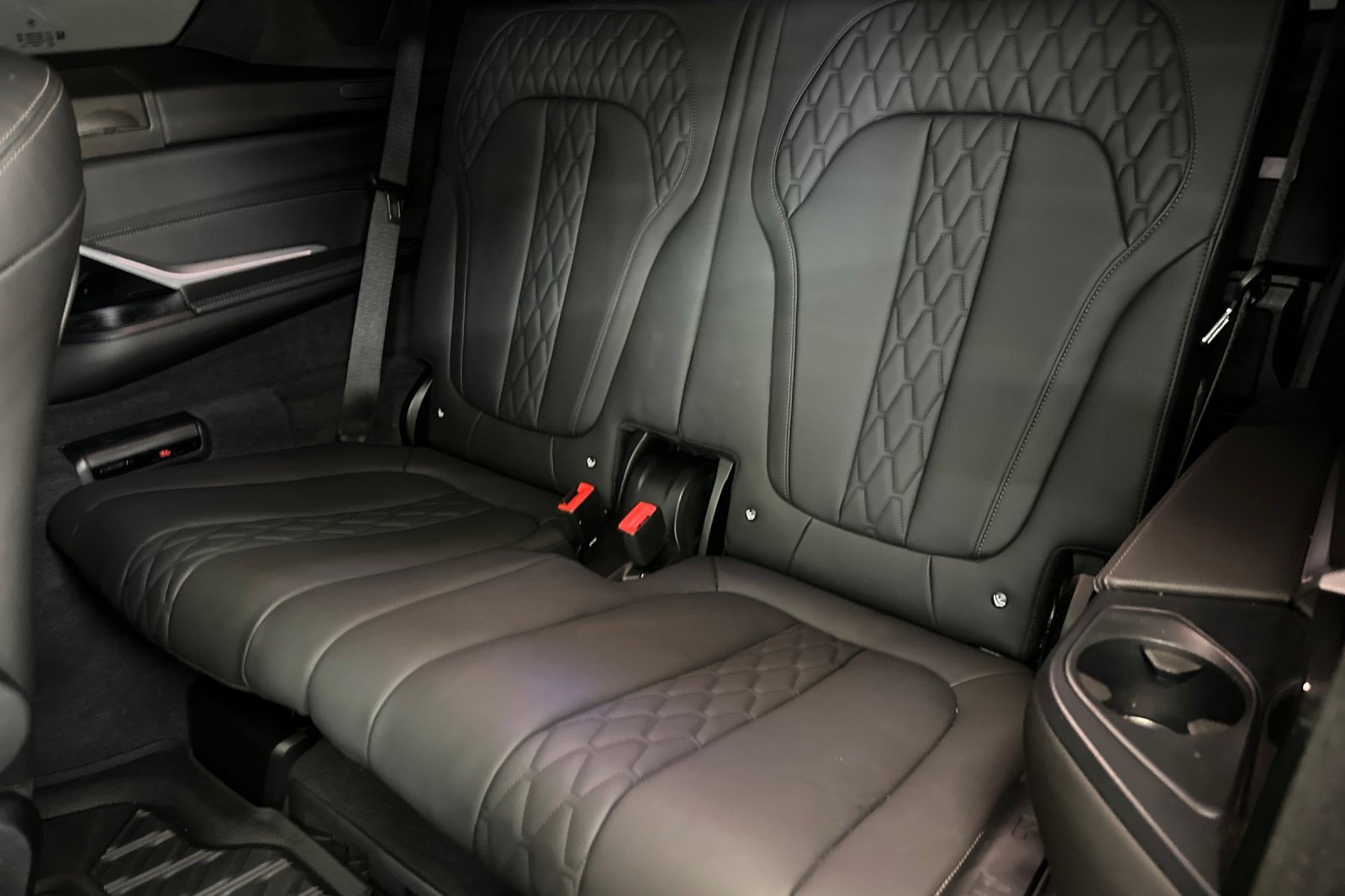 Certified 2025 BMW X7 M60i AWD/4WD image 33