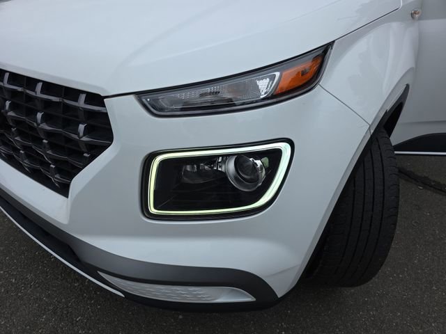 Certified 2023 Hyundai Venue Limited w/ Cargo Package image 41