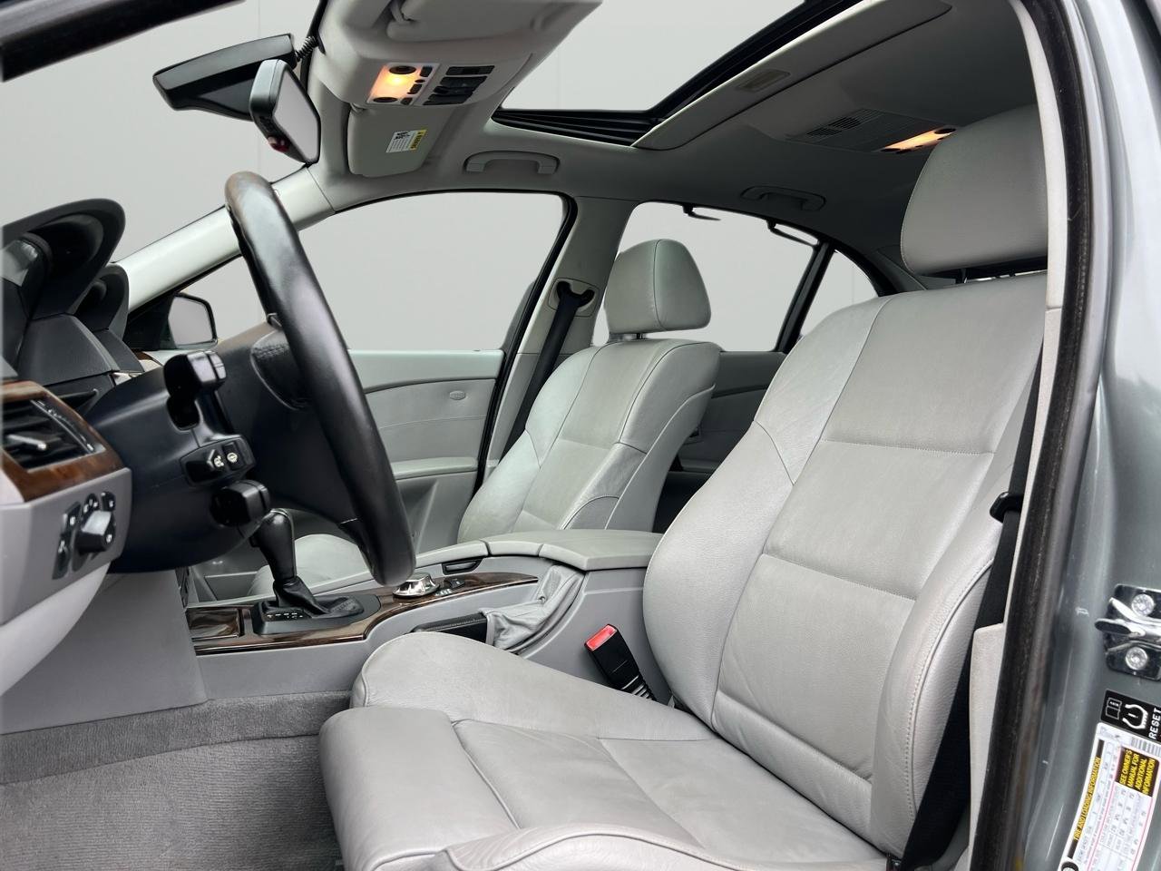 Used 2006 BMW 530xi Sedan image 32