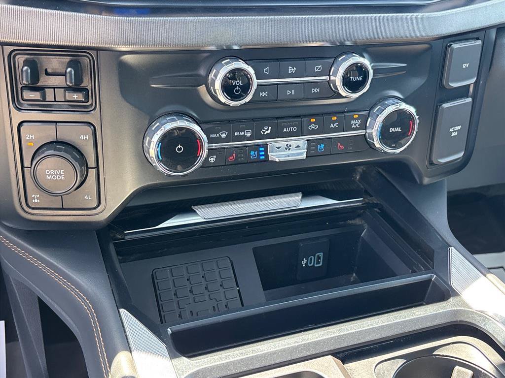 Used 2023 Ford F250 Platinum AWD/4WD image 45