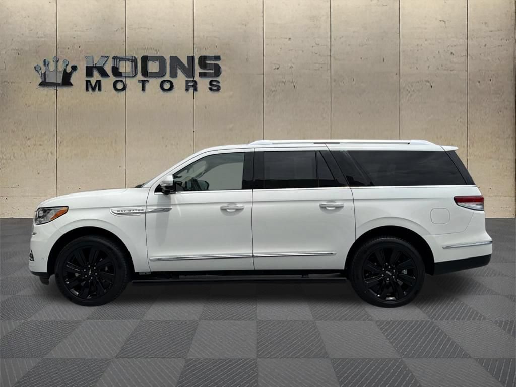 Certified 2023 Lincoln Navigator L Reserve AWD/4WD image 4