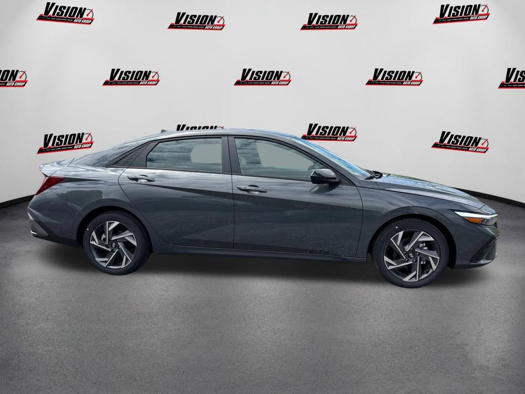 Certified 2025 Hyundai Elantra Sport image 4