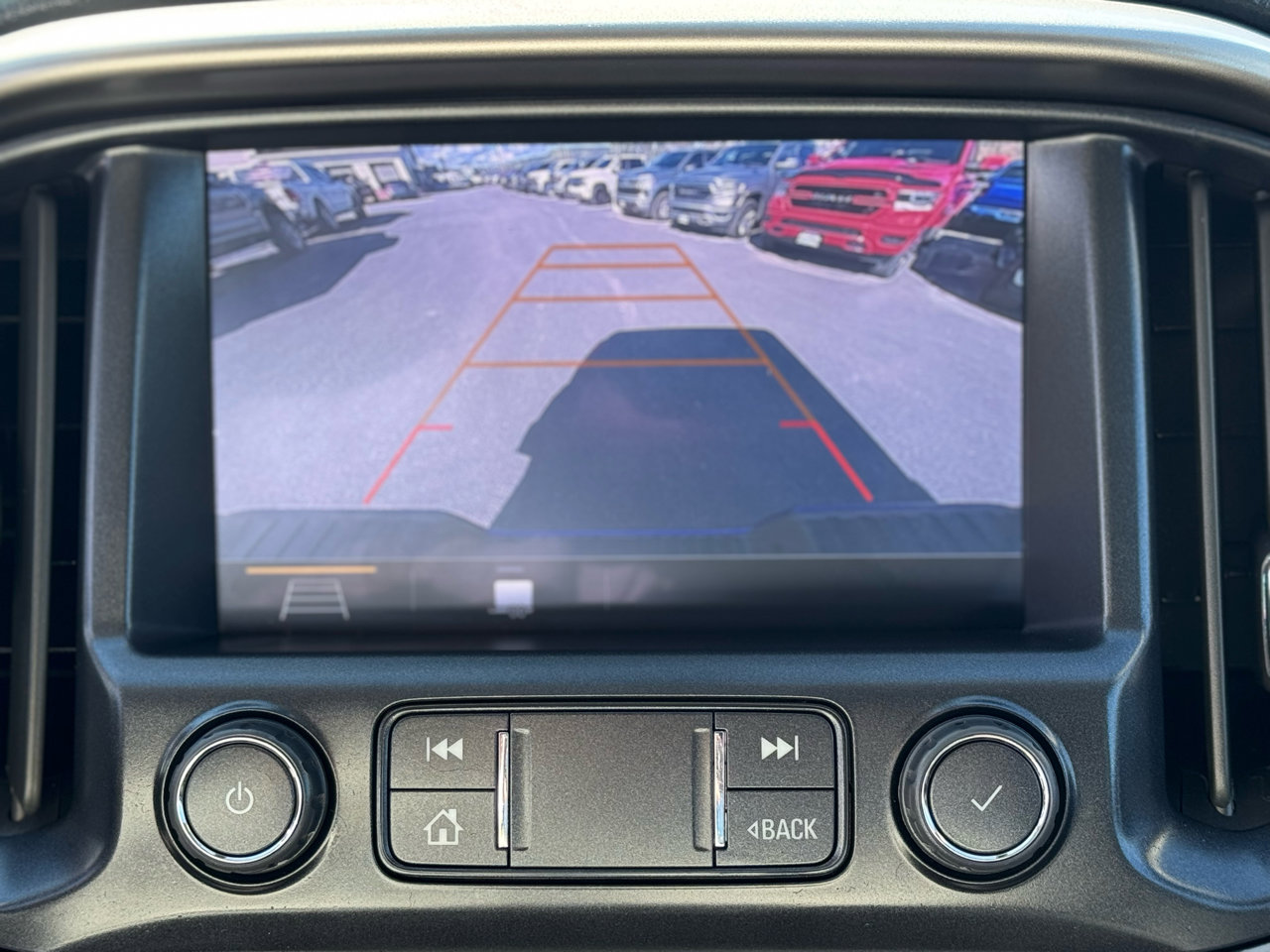 Used 2022 Chevrolet Colorado Z71 image 17