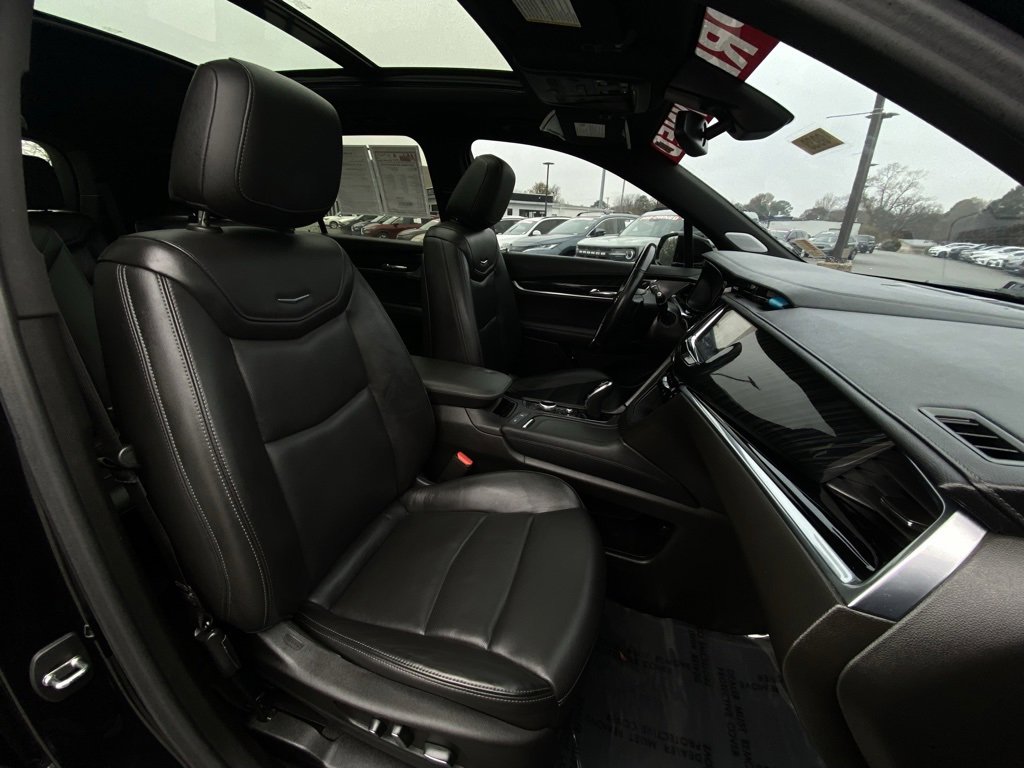 Used 2023 Cadillac XT6 Premium Luxury image 31