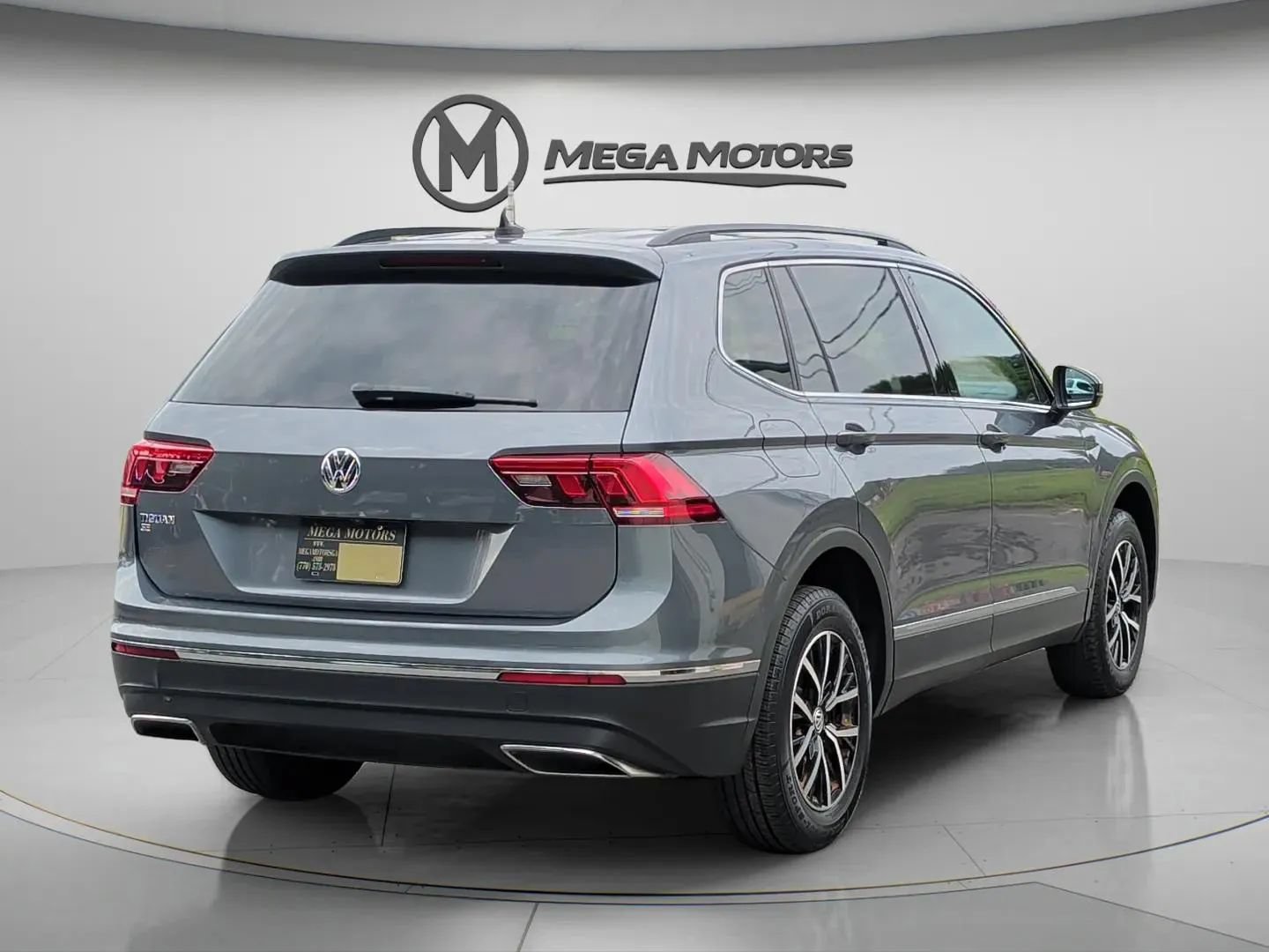 Used 2021 Volkswagen Tiguan SE FWD image 7