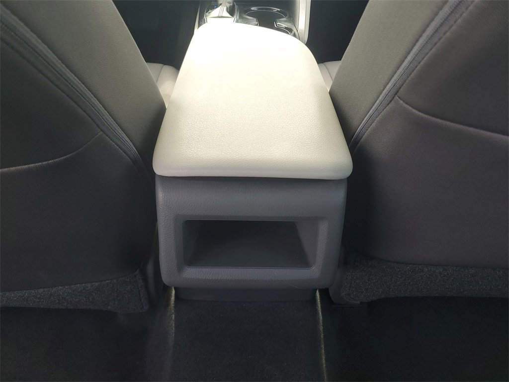 Used 2018 Toyota Camry LE image 12