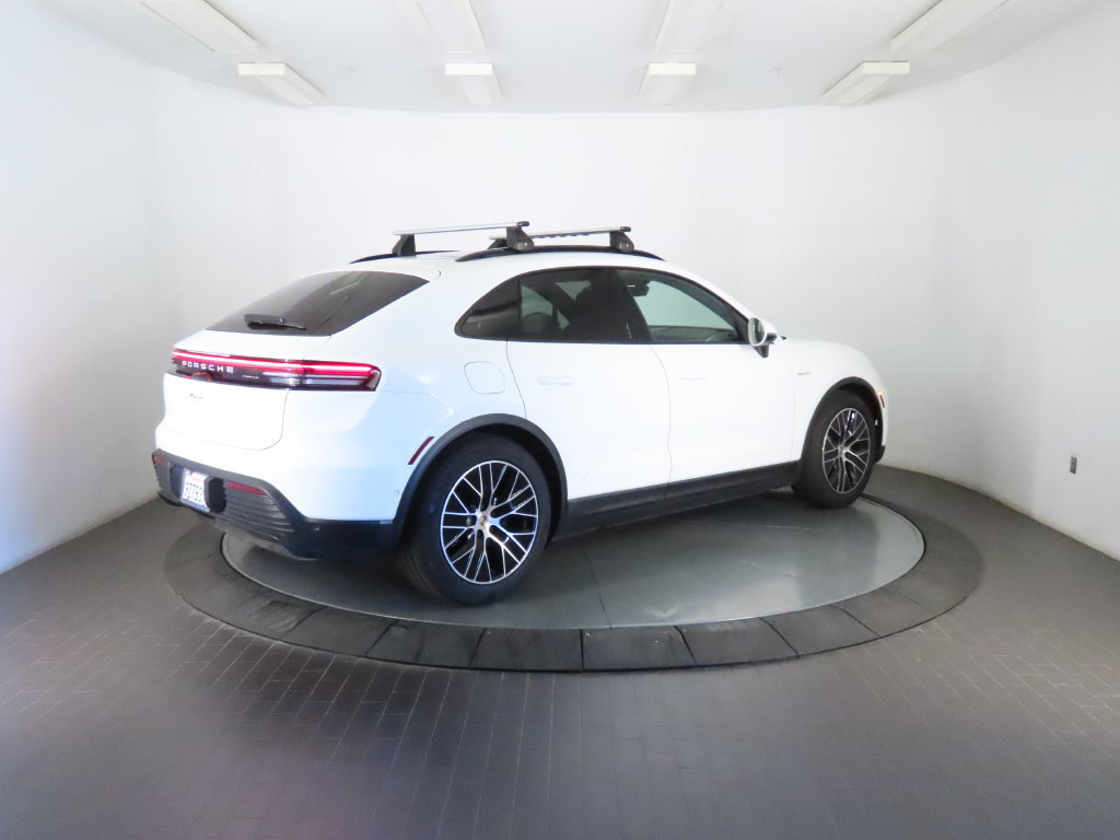 Certified 2025 Porsche Macan Electric w/ Premium Package RWD image 7