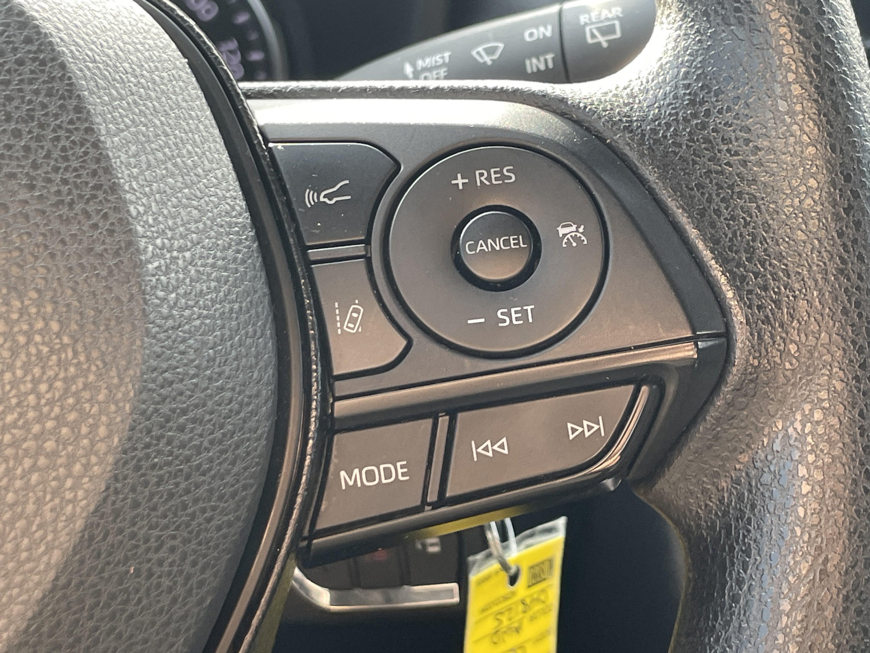 Used 2021 Toyota RAV4 LE AWD/4WD image 19