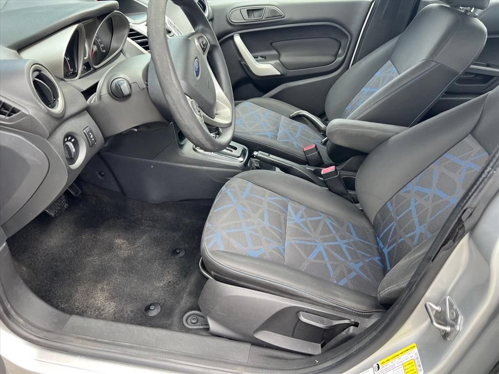 Used 2013 Ford Fiesta SE FWD image 11