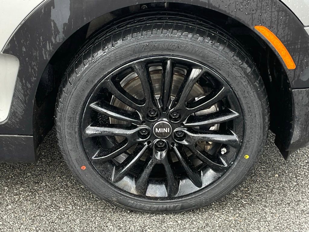 Used 2024 MINI Cooper Clubman S w/ Signature Upholstery Package image 33