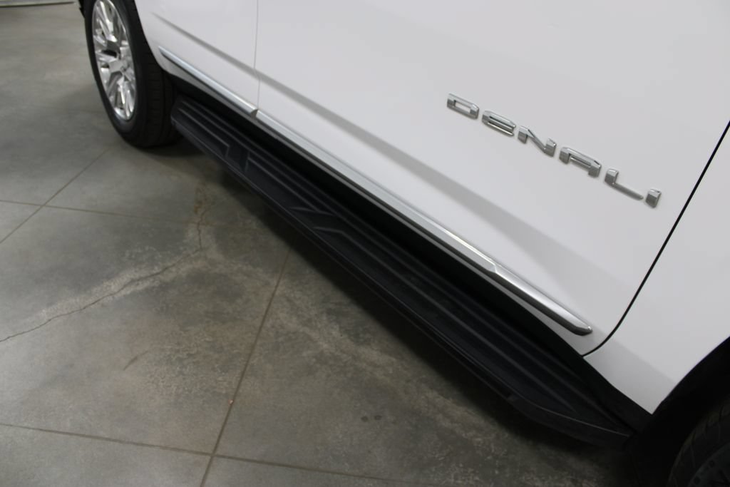 Used 2024 GMC Yukon Denali RWD image 13