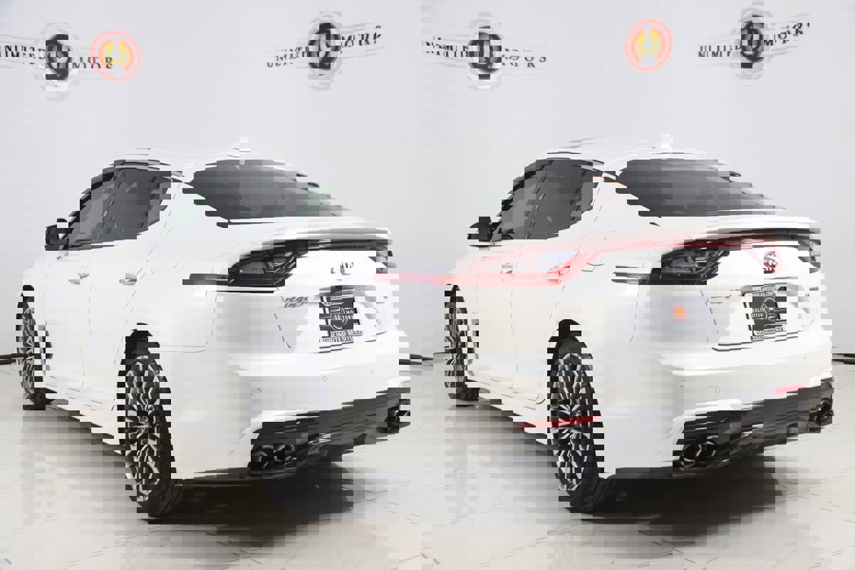 Used 2018 Kia Stinger Premium image 4