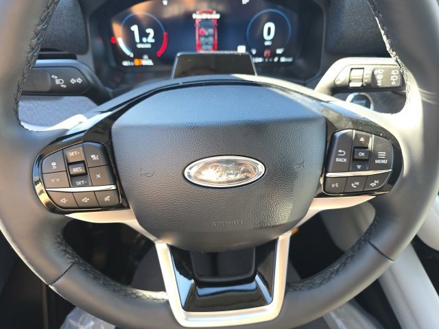 New 2025 Ford Explorer Platinum image 11