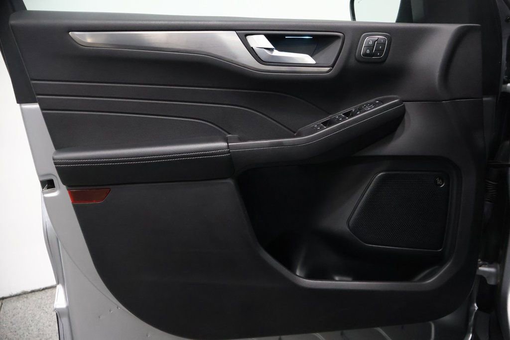 Used 2021 Ford Escape Titanium w/ Class II Trailer Tow Package image 12