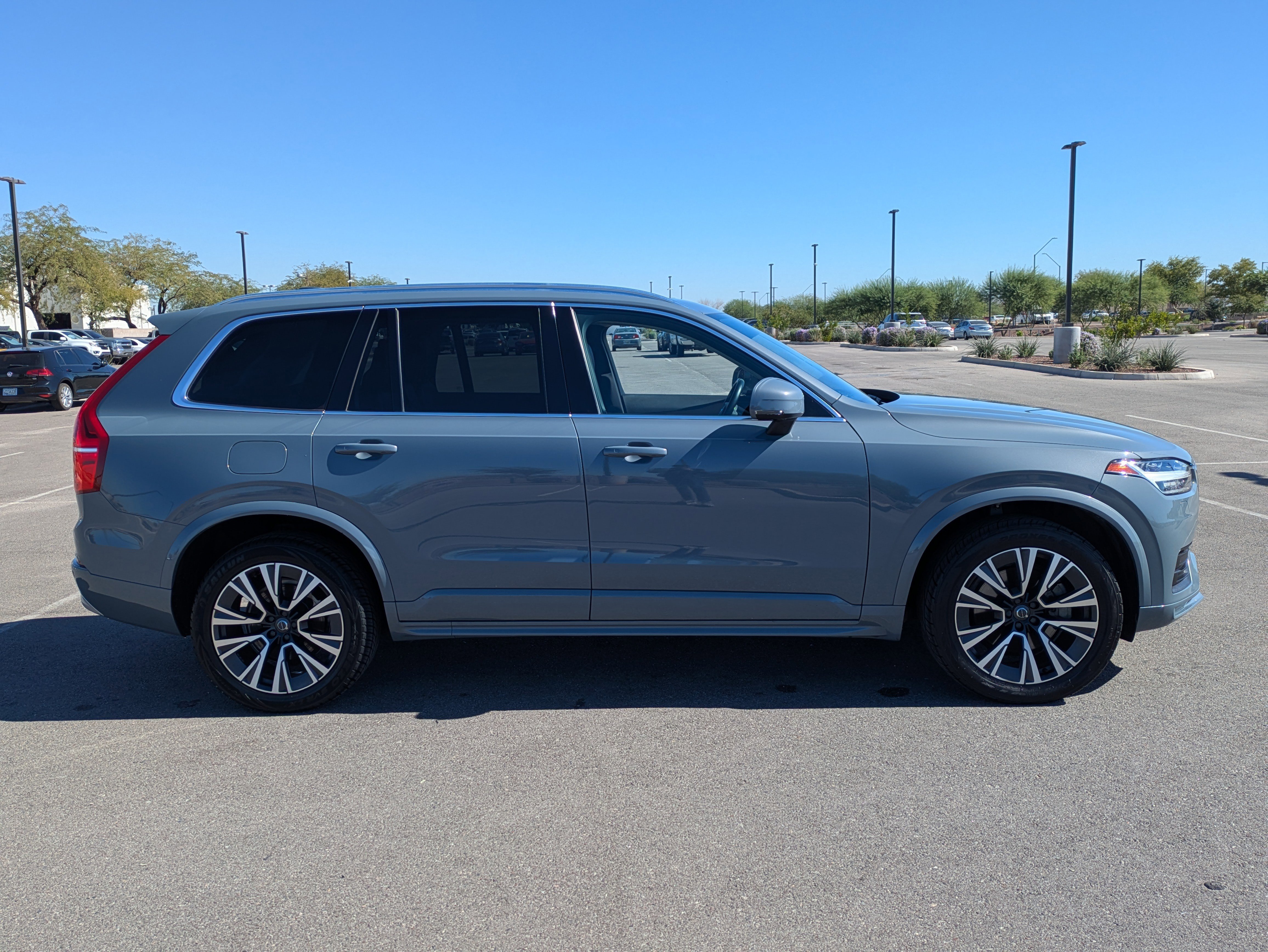 Used 2022 Volvo XC90 T5 Momentum w/ Advanced Package image 6