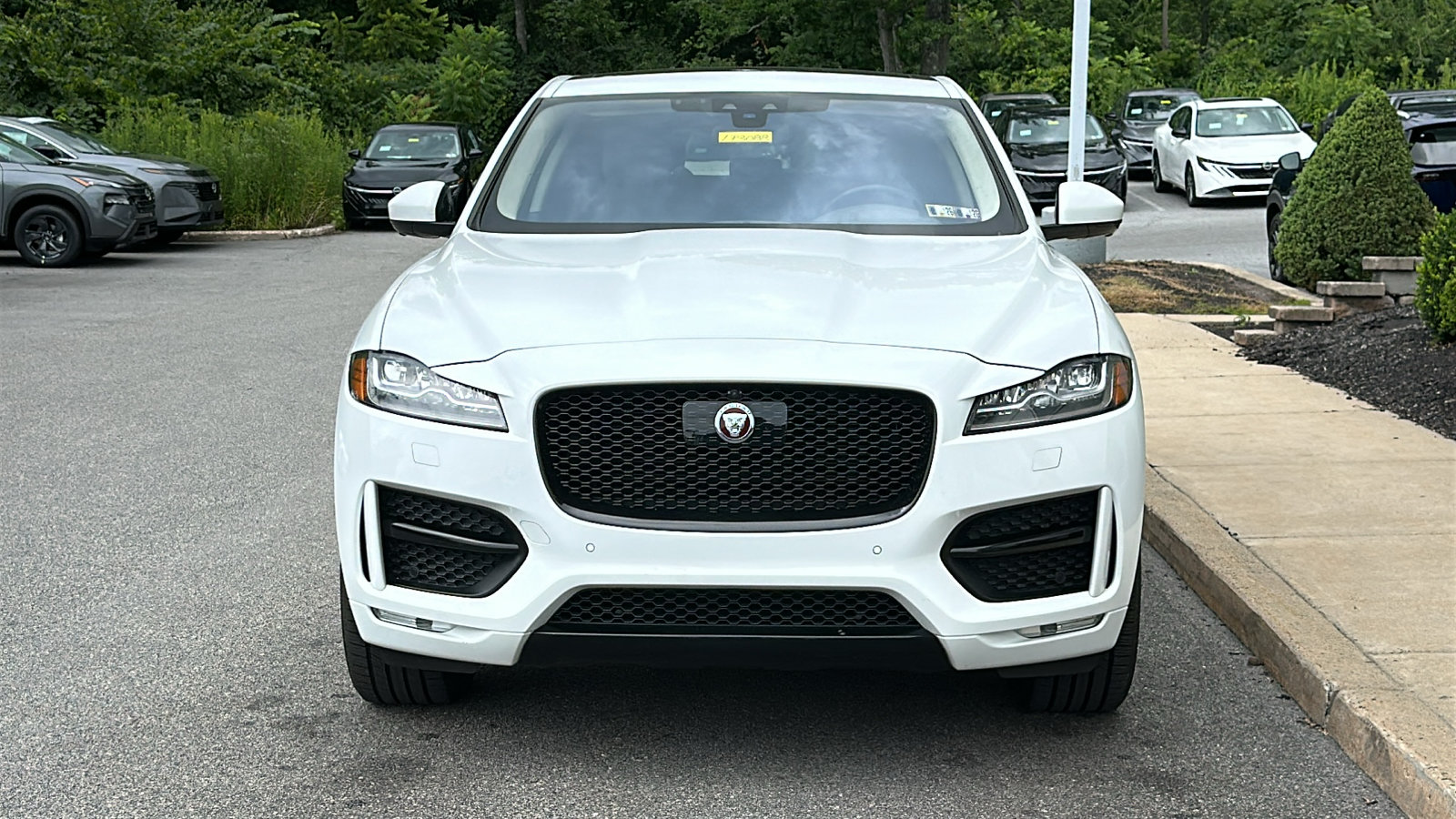Used 2017 Jaguar F-PACE R-Sport AWD/4WD image 3