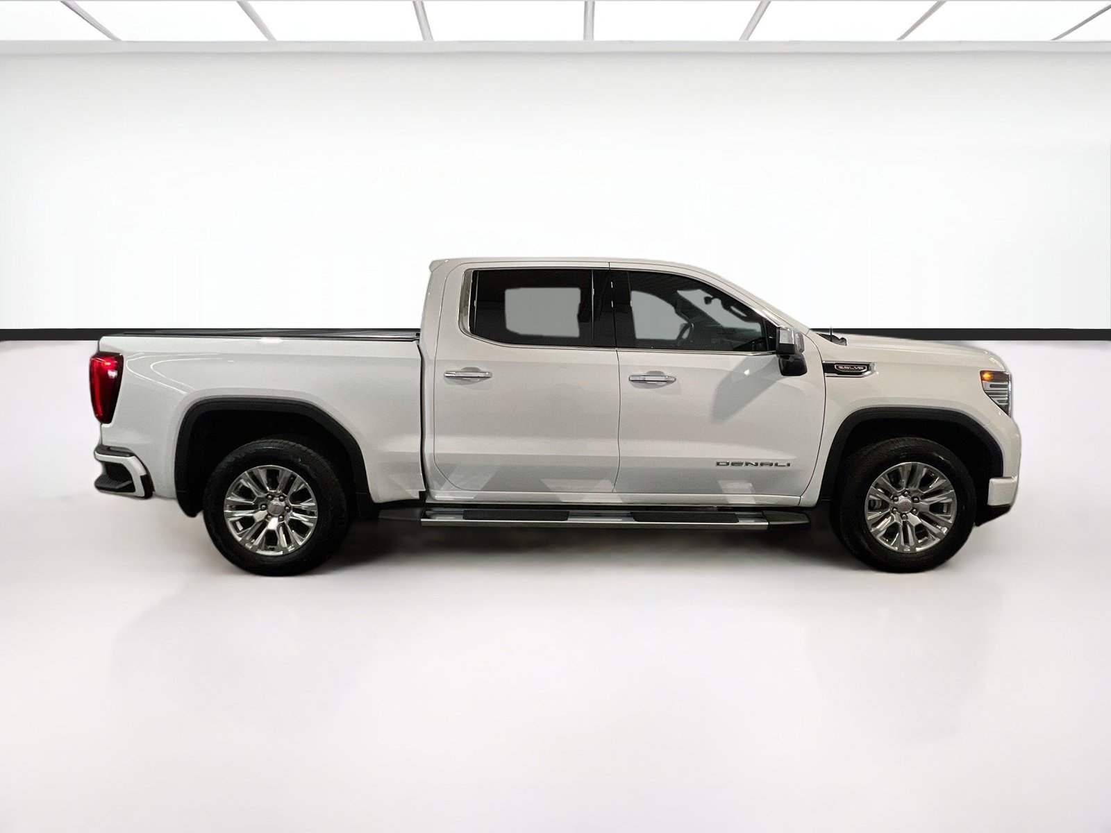Used 2023 GMC Sierra 1500 Denali w/ Technology Package AWD/4WD image 23