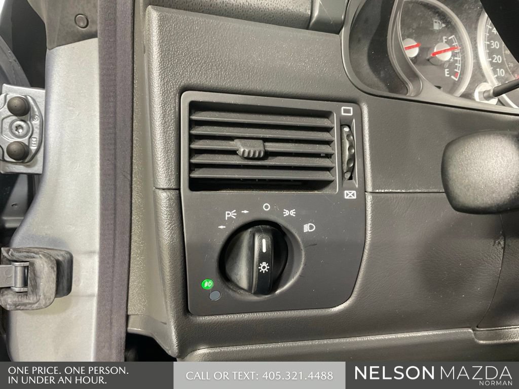 Used 2007 Chrysler Crossfire Limited RWD image 31