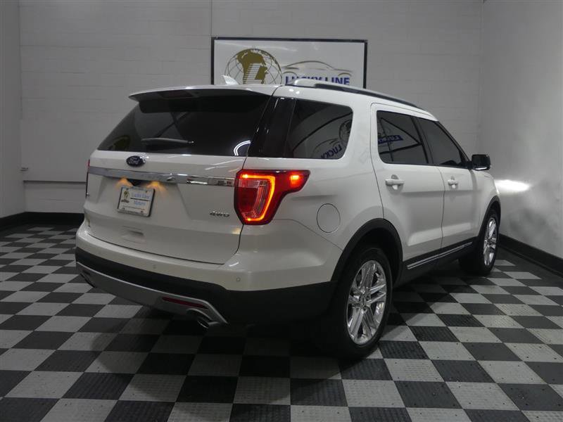 Used 2016 Ford Explorer XLT w/ Equipment Group 202A AWD/4WD image 10