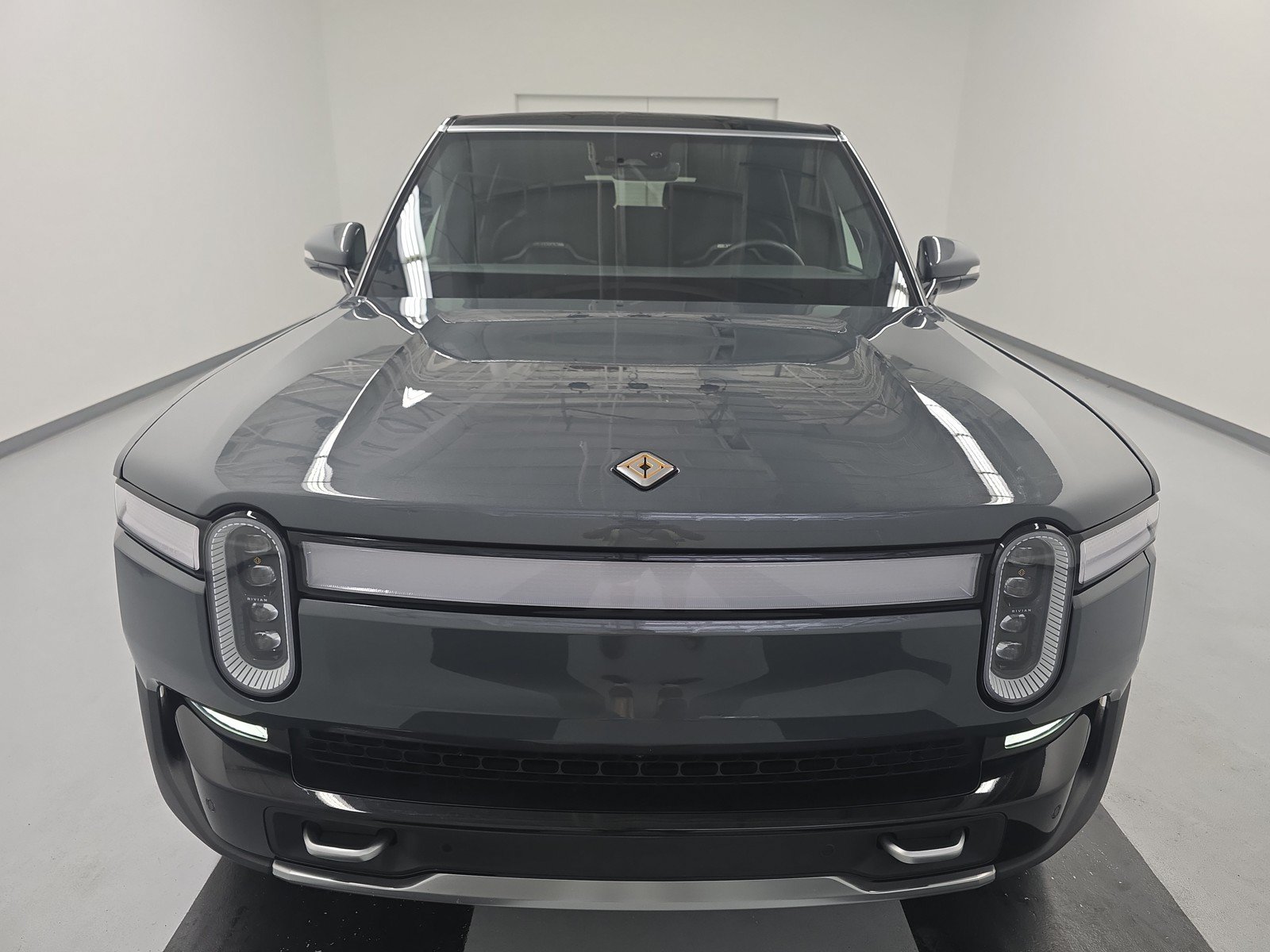 Used 2024 Rivian R1S Adventure AWD/4WD image 8