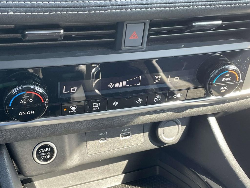 Used 2023 Nissan Rogue SV image 27