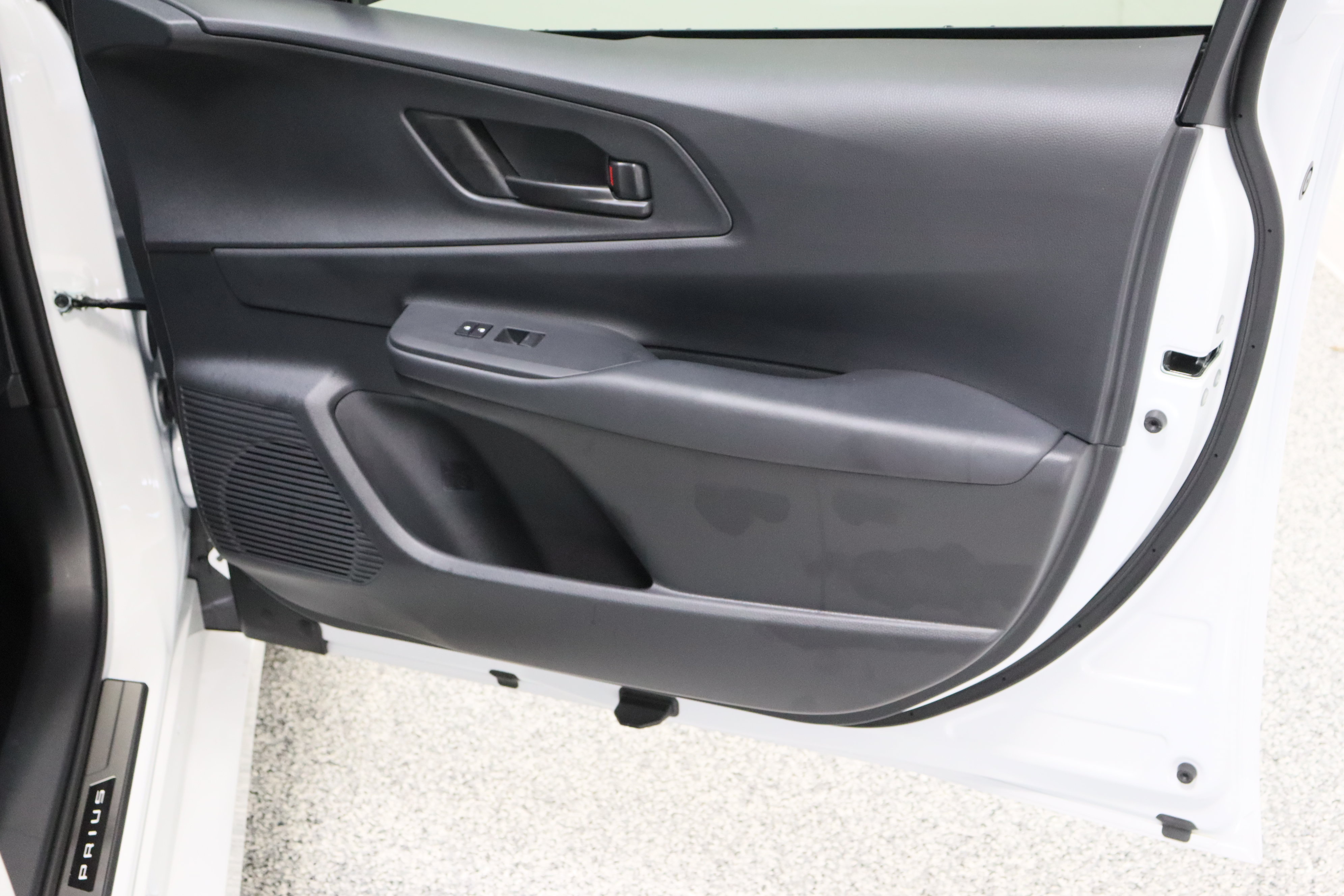Certified 2026 Toyota Prius Plug-In Hybrid FWD image 32