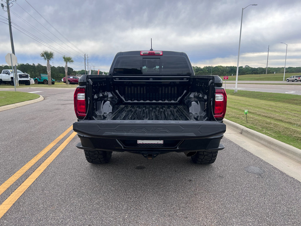 Used 2024 GMC Canyon Elevation w/ Convenience Package image 10