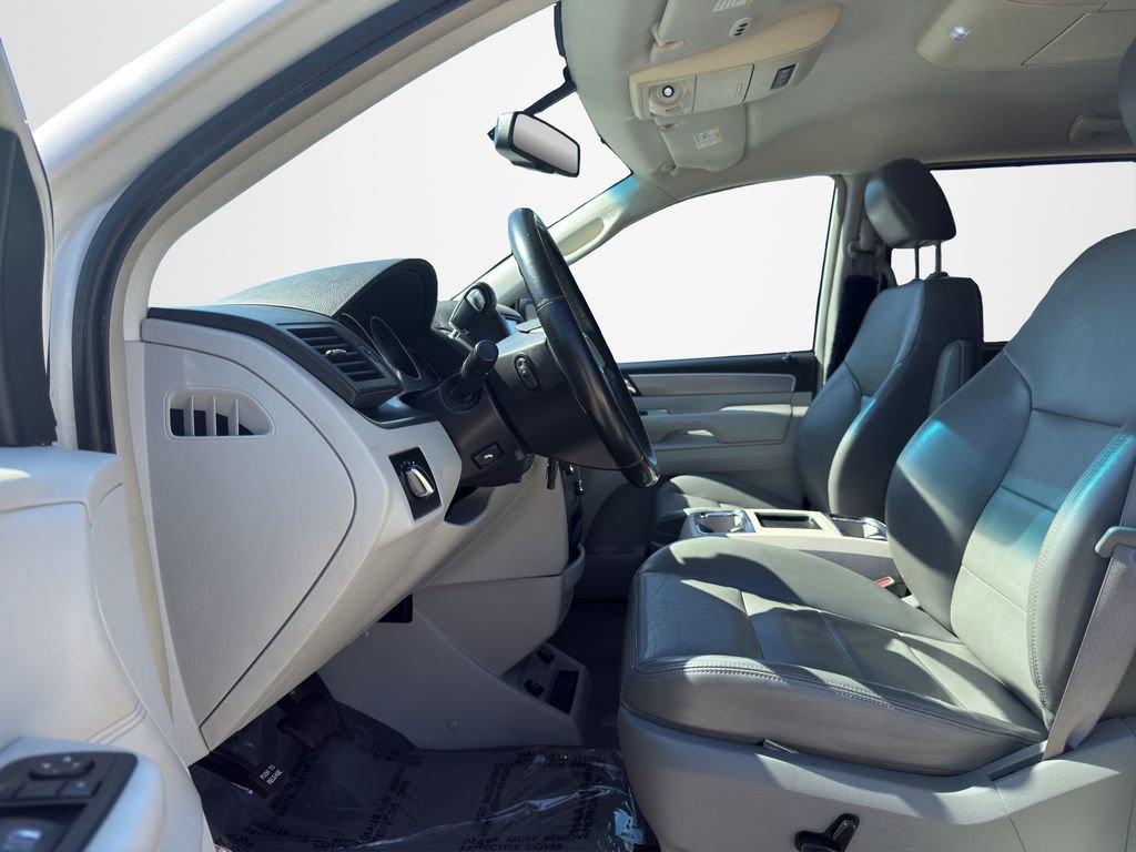 Used 2009 Volkswagen Routan SEL image 9