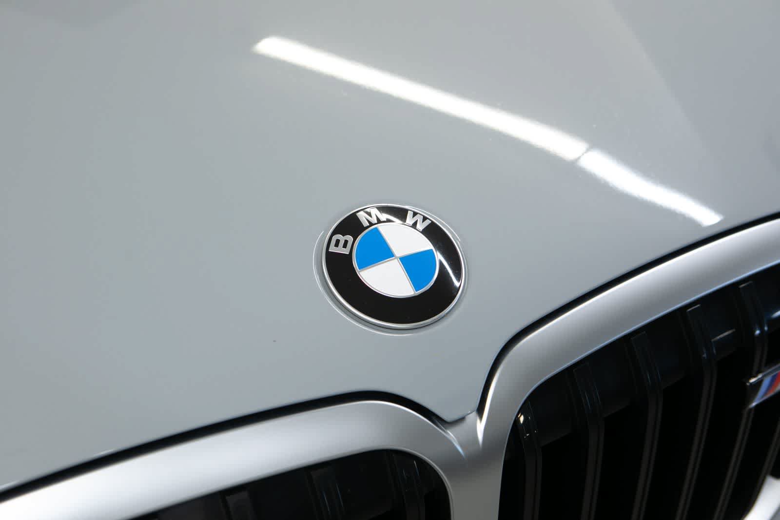 Used 2024 BMW X7 M60i w/ Climate Comfort Package AWD/4WD image 17