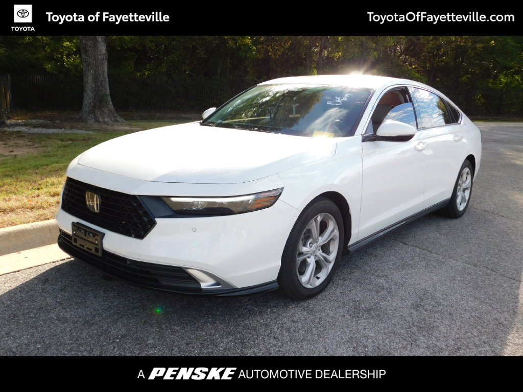 Used 2023 Honda Accord Touring image 1