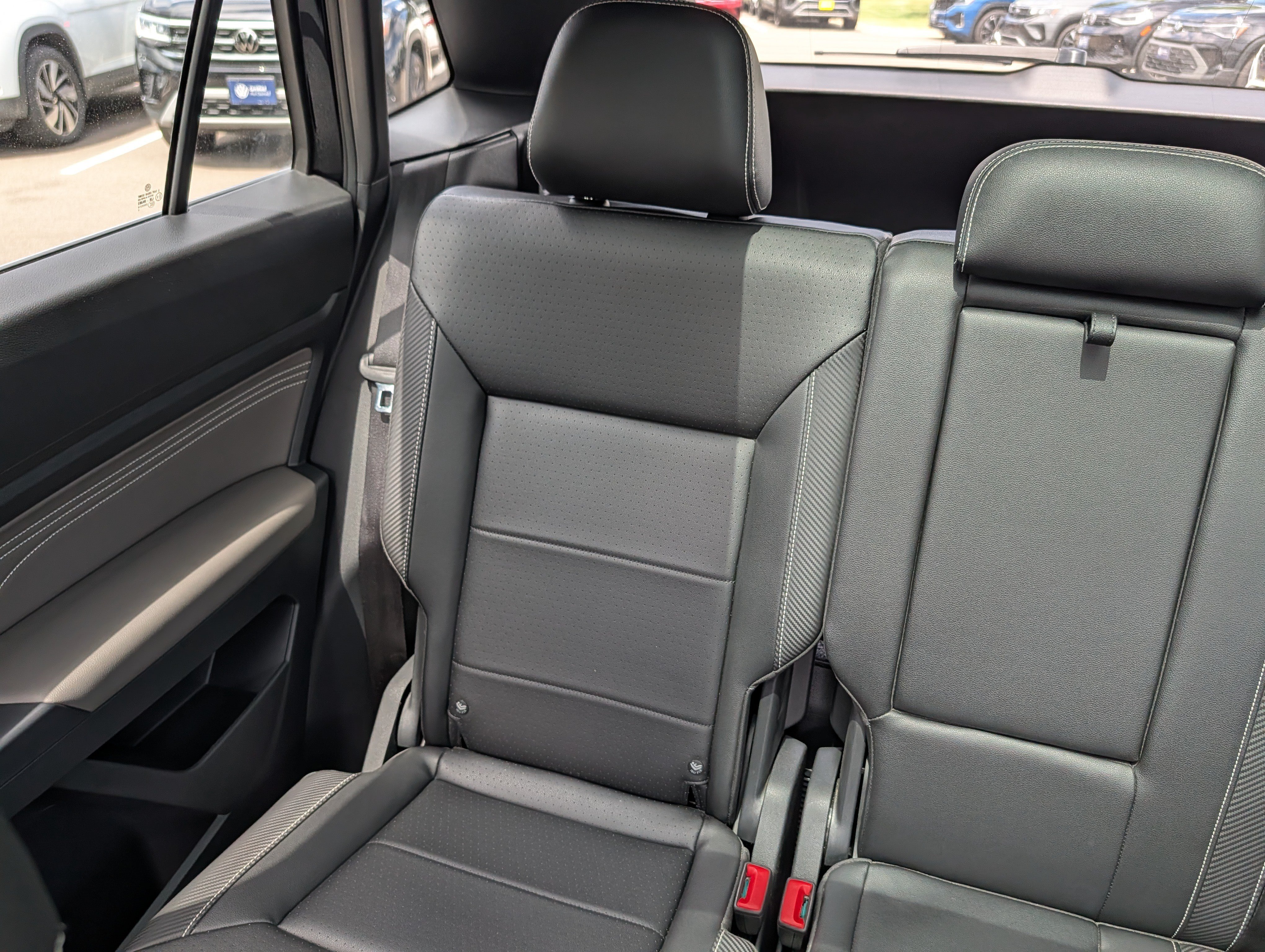 Certified 2021 Volkswagen Atlas Cross Sport SEL R-Line w/ Cross Sport MDO Package AWD/4WD image 12