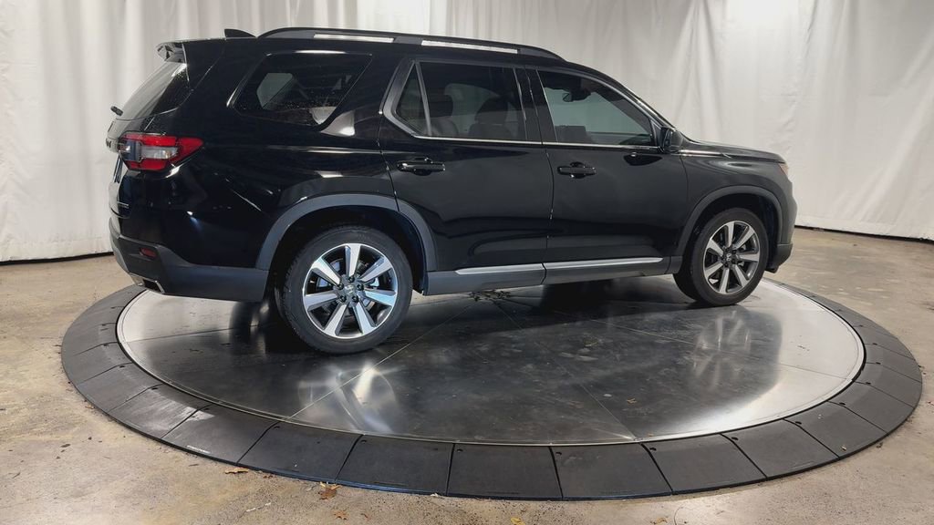 Certified 2023 Honda Pilot Touring image 10