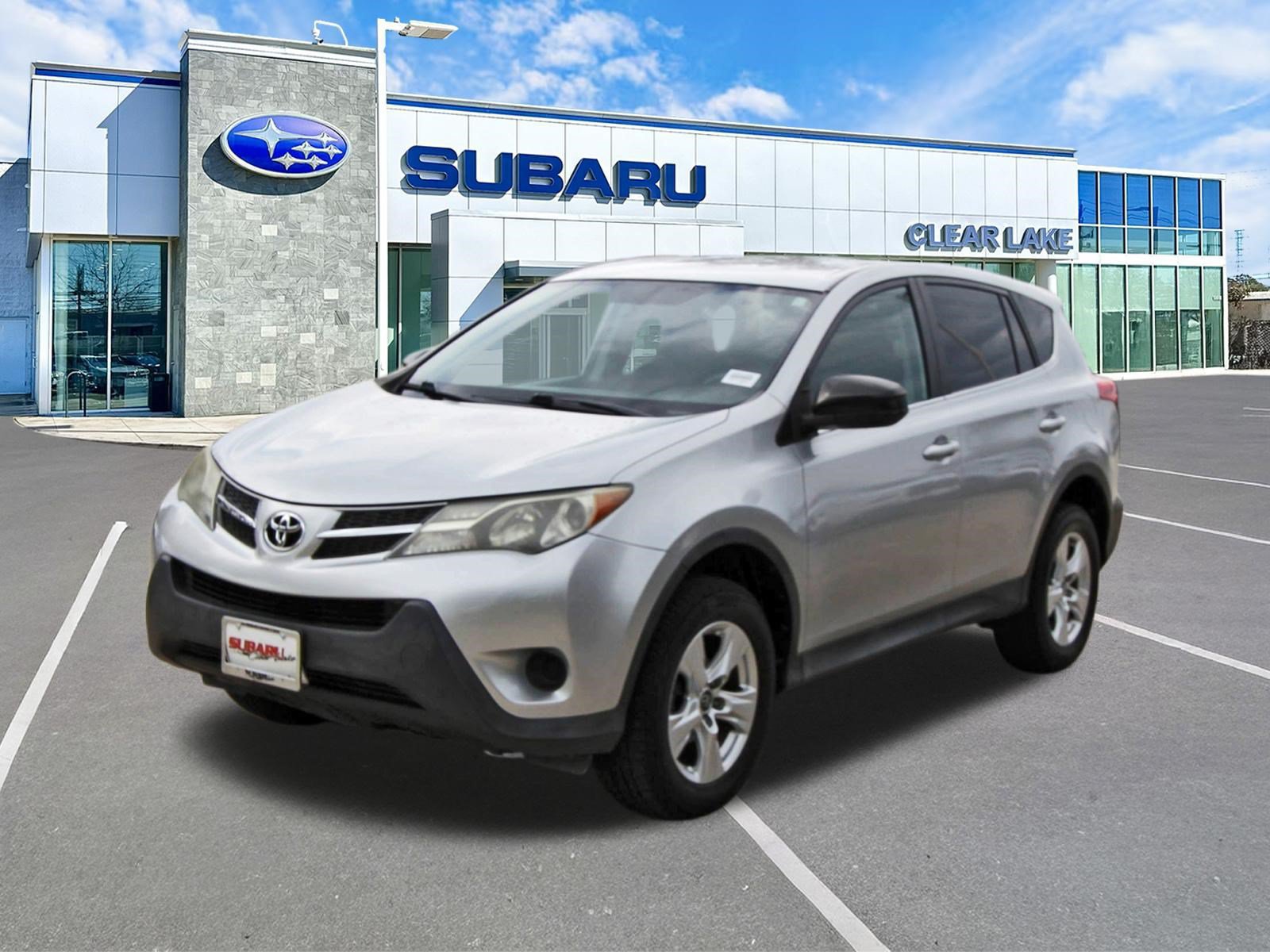 Used 2015 Toyota RAV4 LE FWD image 3