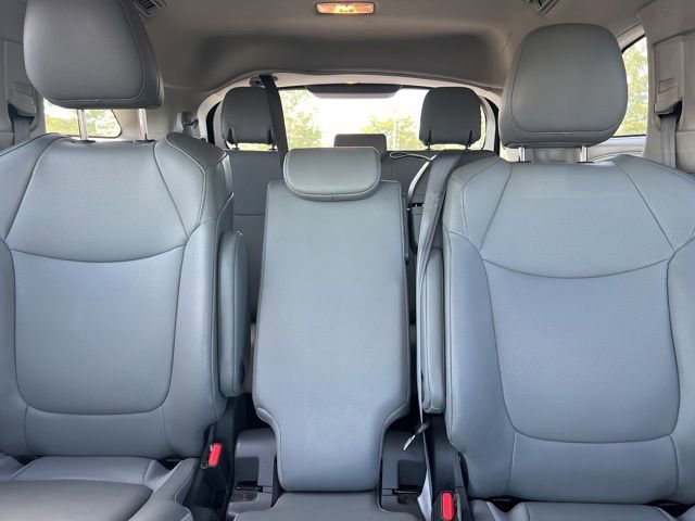Used 2024 Toyota Sienna XLE image 32