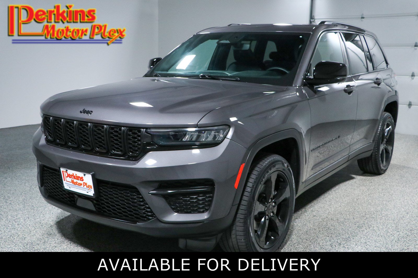 Used 2023 Jeep Grand Cherokee Altitude AWD/4WD image 1