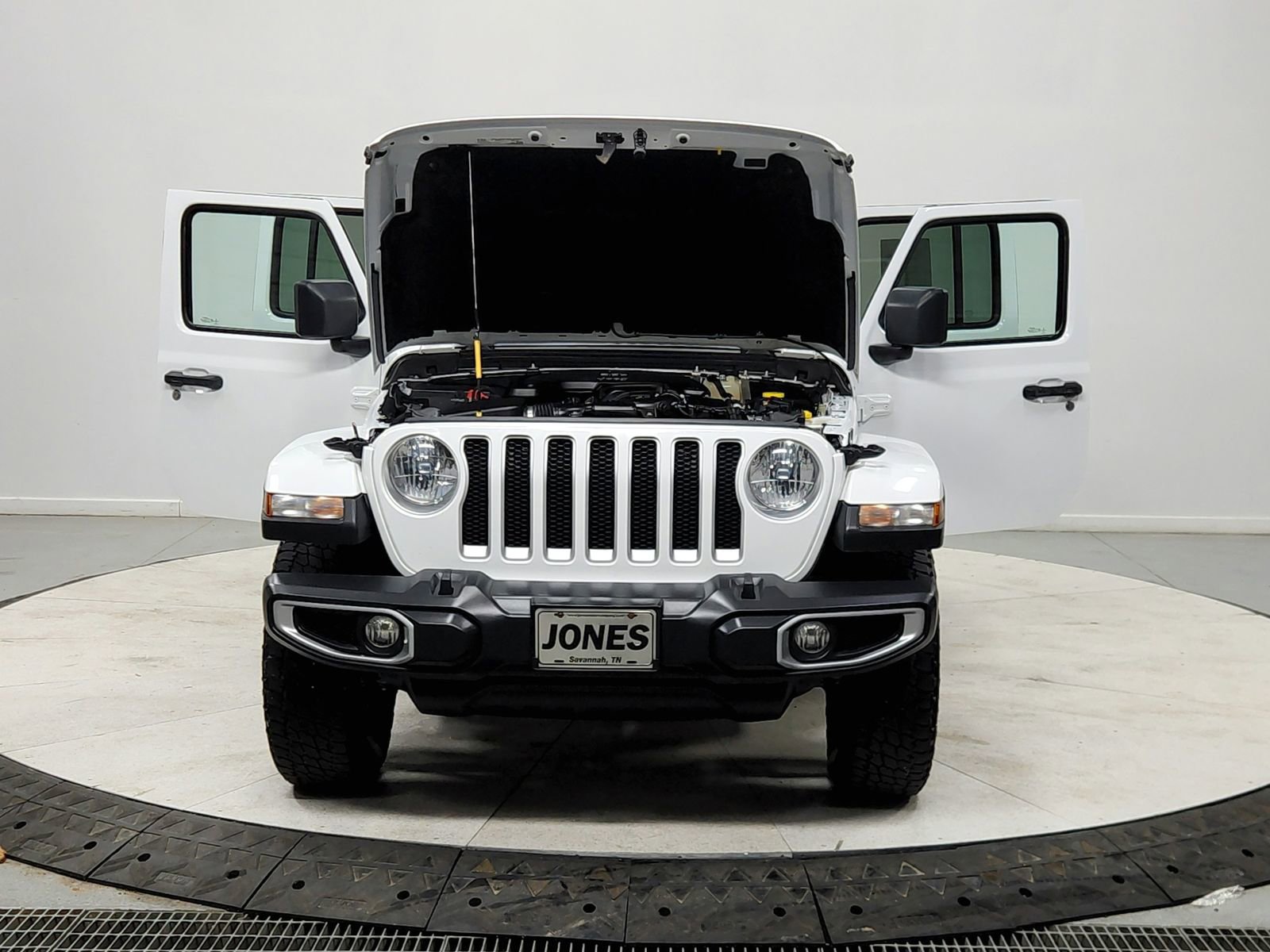 Used 2018 Jeep Wrangler Unlimited Sahara image 9