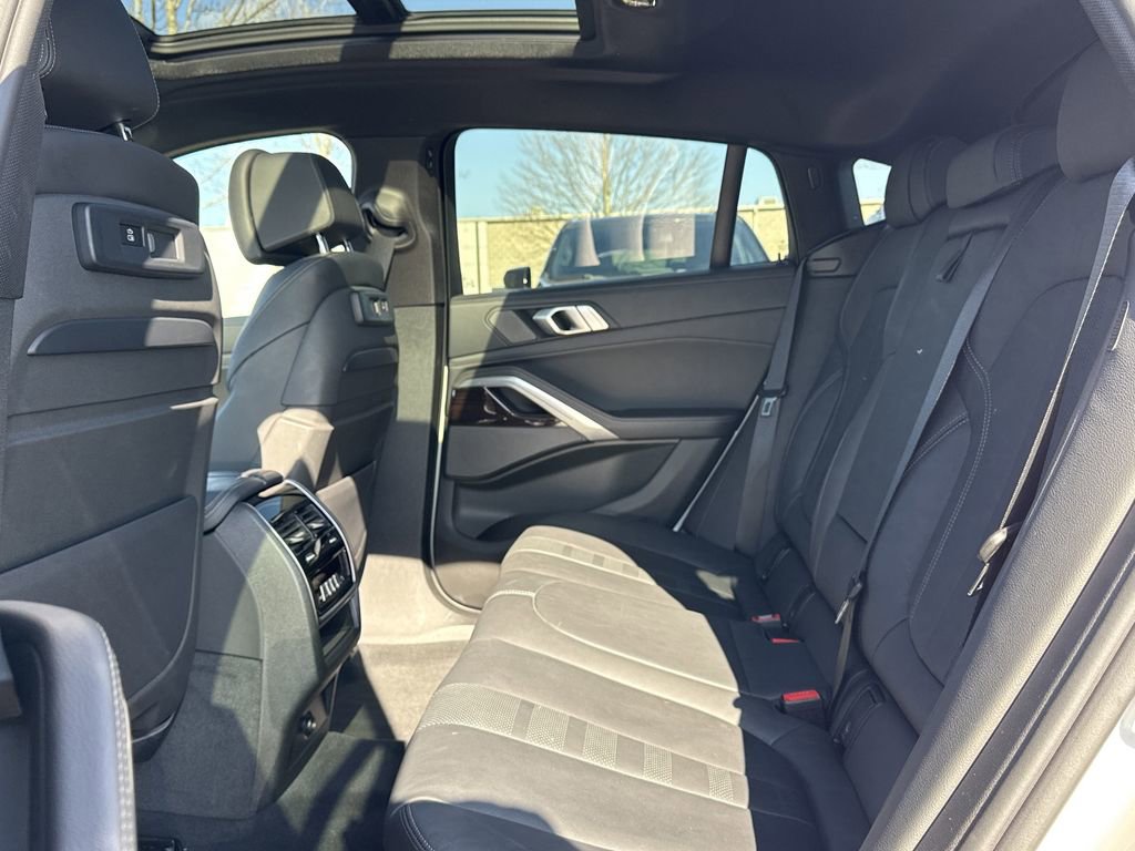 Used 2020 BMW X6 xDrive40i w/ M Sport Package image 14