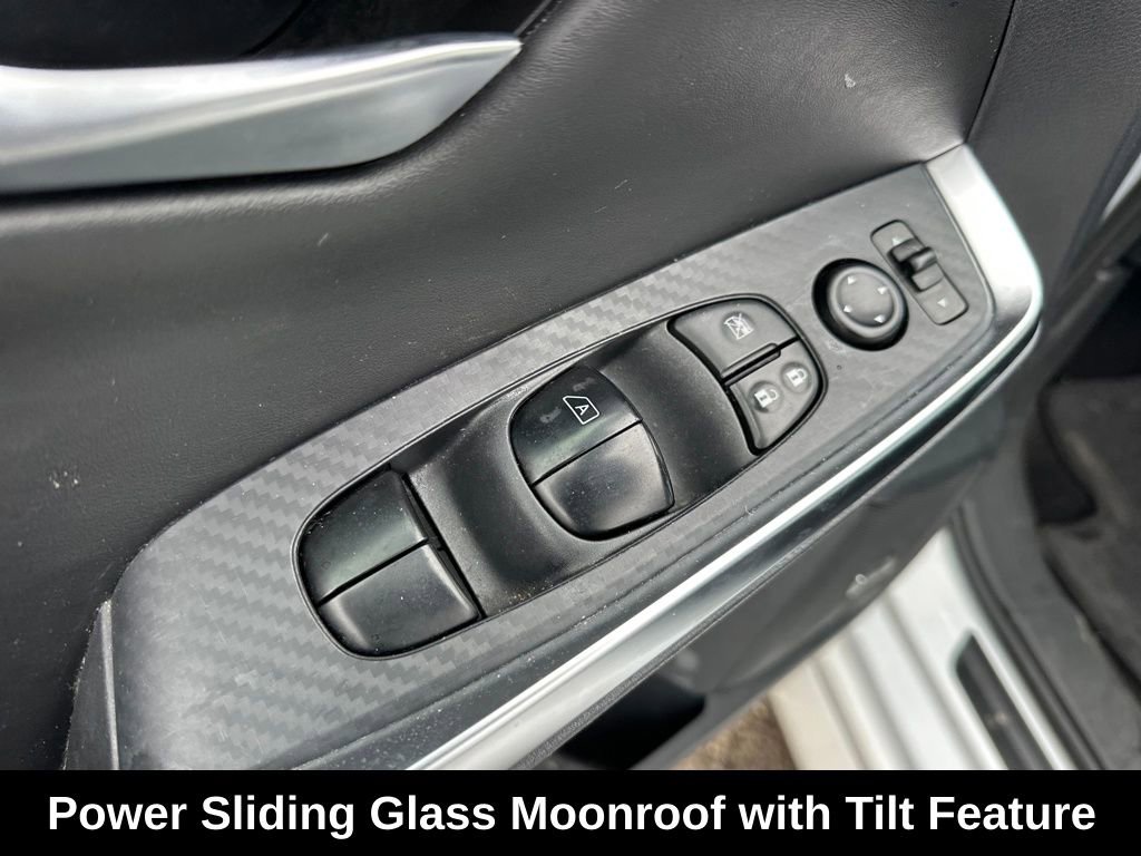 Used 2025 Nissan Sentra SR w/ SR Premium Package image 12