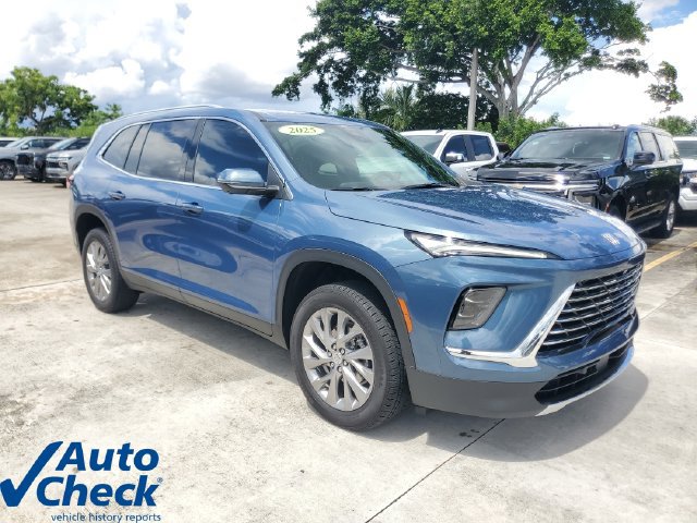 Used 2025 Buick Enclave Preferred FWD image 5