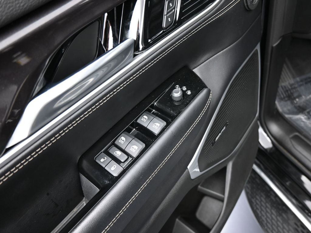 Used 2024 Jeep Wagoneer 2WD image 13