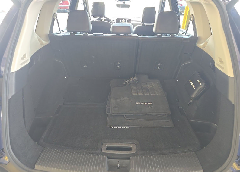 Used 2023 Nissan Rogue Platinum w/ Platinum Premium Package FWD image 5