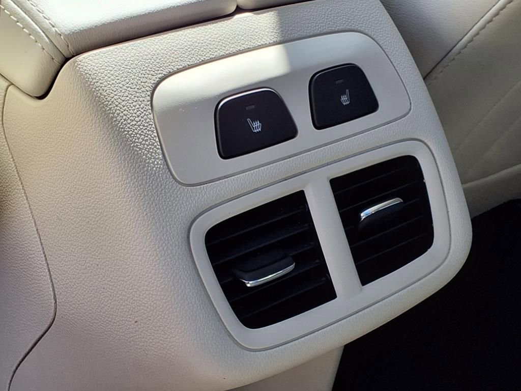 Used 2023 Buick Envision Avenir image 18