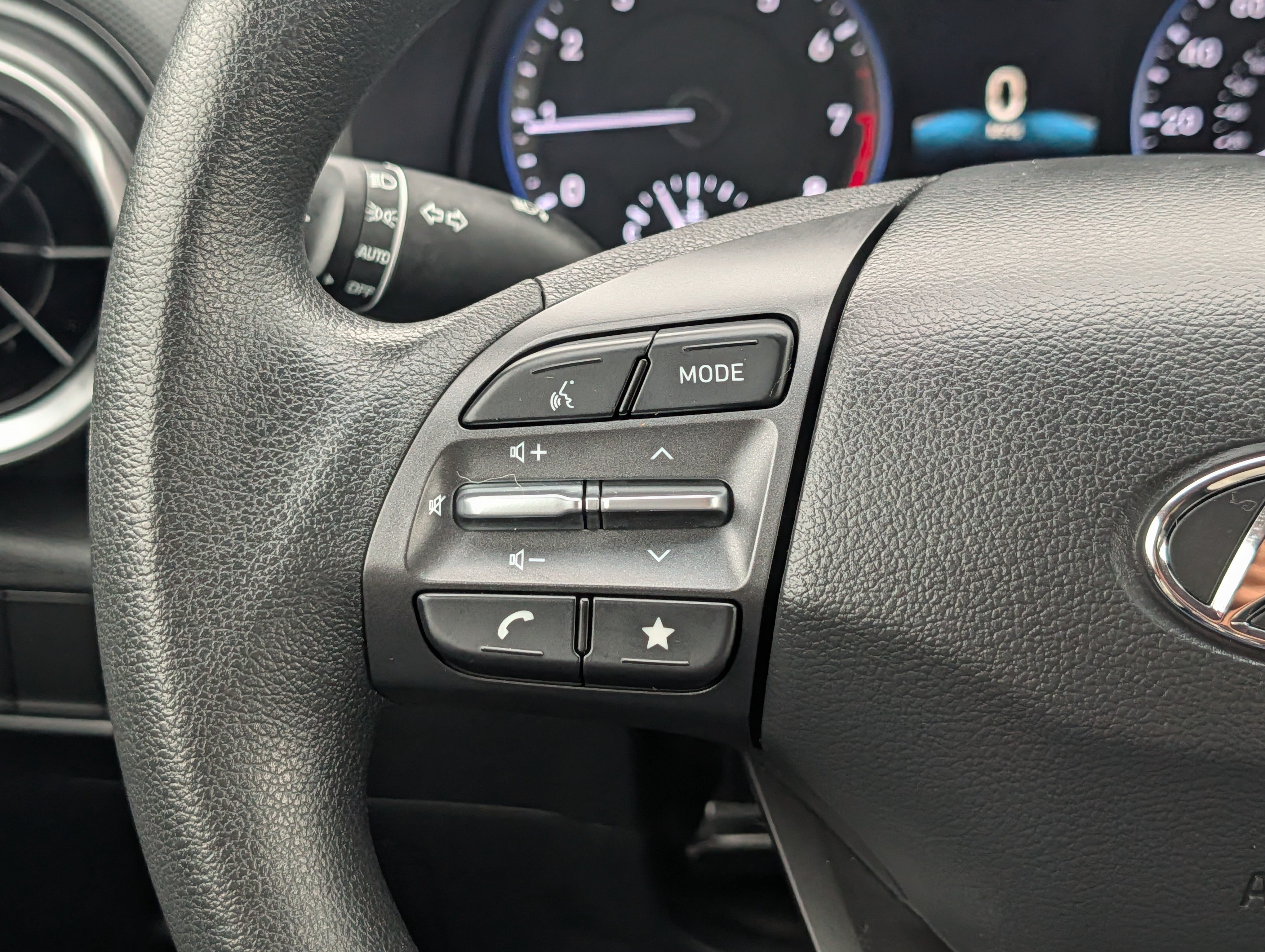 Certified 2022 Hyundai Kona SEL FWD image 31
