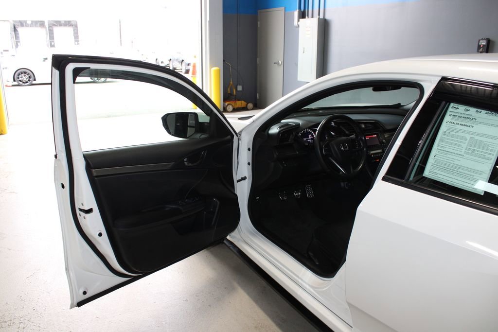 Used 2018 Honda Civic Sport image 4