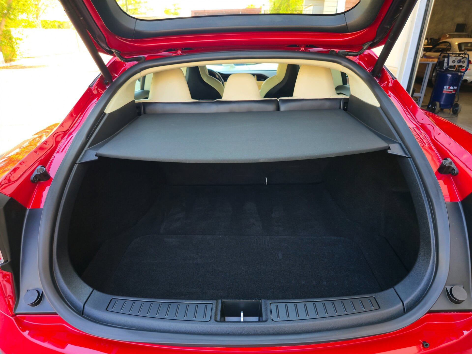 Used 2018 Tesla Model S 75D AWD/4WD image 33