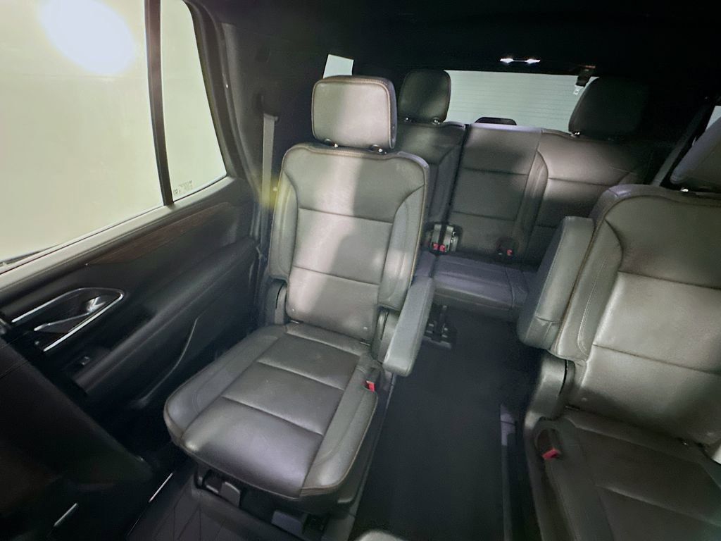Used 2023 Chevrolet Tahoe High Country w/ Premium Package 2 AWD/4WD image 12
