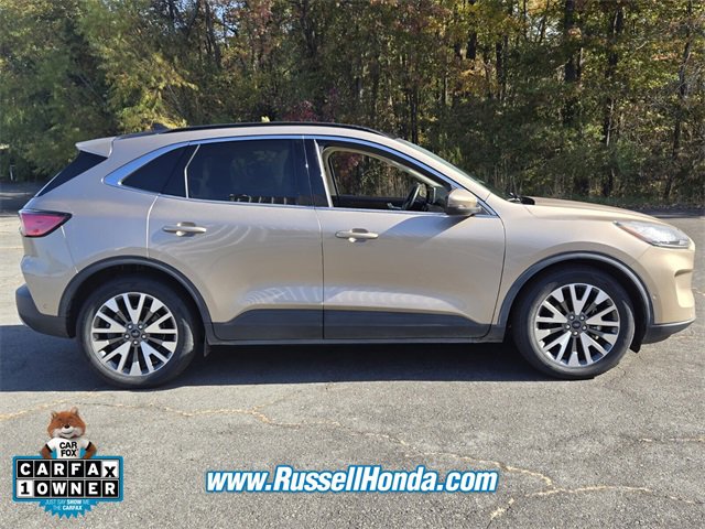 Used 2020 Ford Escape Titanium image 2